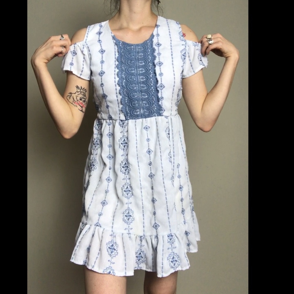 BLUE AND WHITE LACEY RUFFLE BABYDOLL DRESS